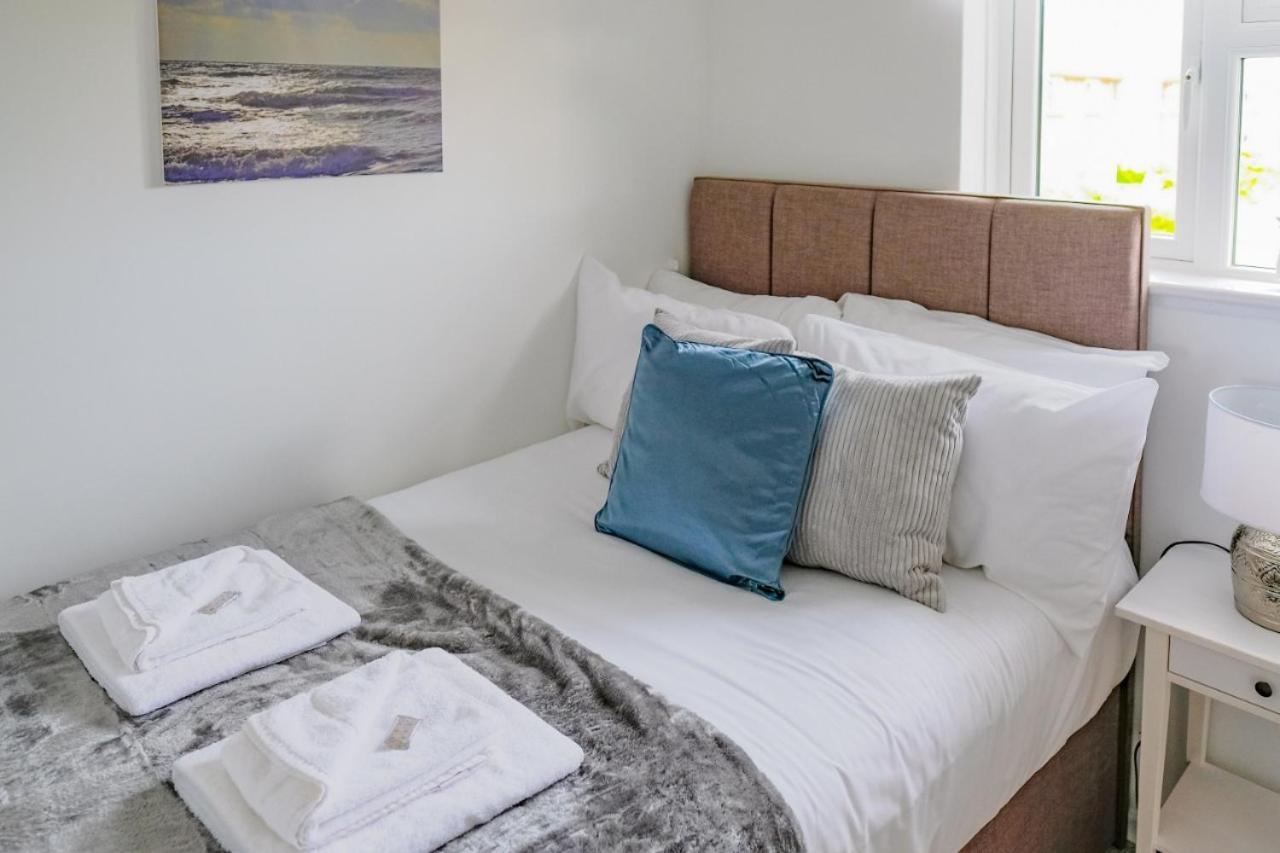 Modern & Artistic Design Humphreys Lodge - Sleep 6 剑桥 外观 照片