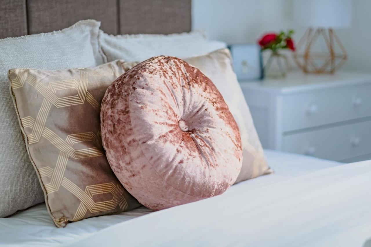 Modern & Artistic Design Humphreys Lodge - Sleep 6 剑桥 外观 照片